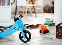 Blue children's bike in a living room - Step 6 - FULL